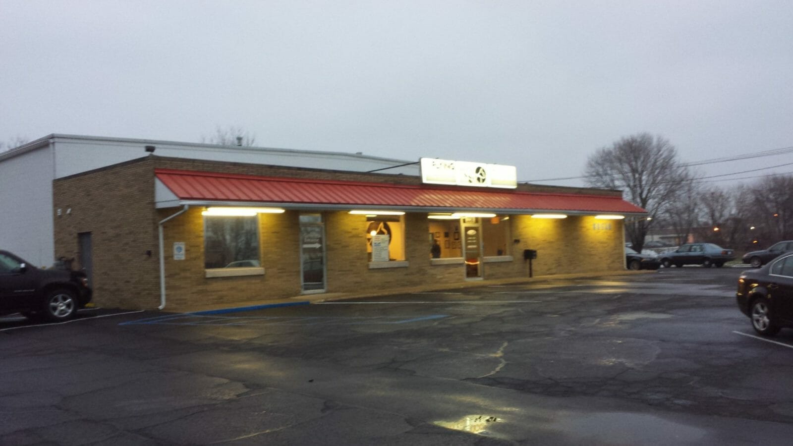 Flying Dog Garage Waiting Area Kalamazoo Mi Automotive